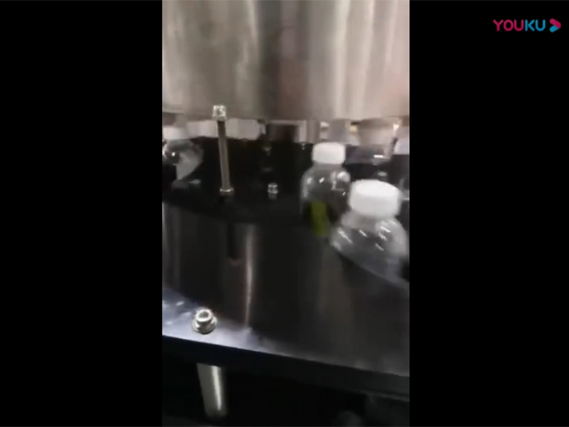 电解质水的生产现场